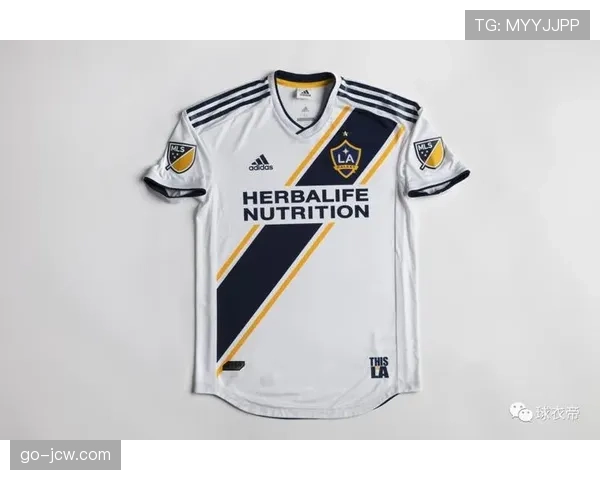 美职联球队定位球防守 人墙布置与区域保护需协调