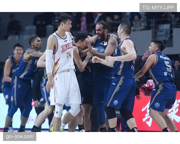 新疆天山大胜浙江稠州银行 刘易斯31分武桐桐16+6+9