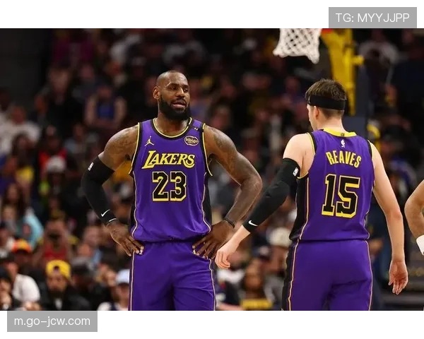 湖人三巨头同场净胜分仅+3 进攻效率联盟倒数第二暴露球权分配难题